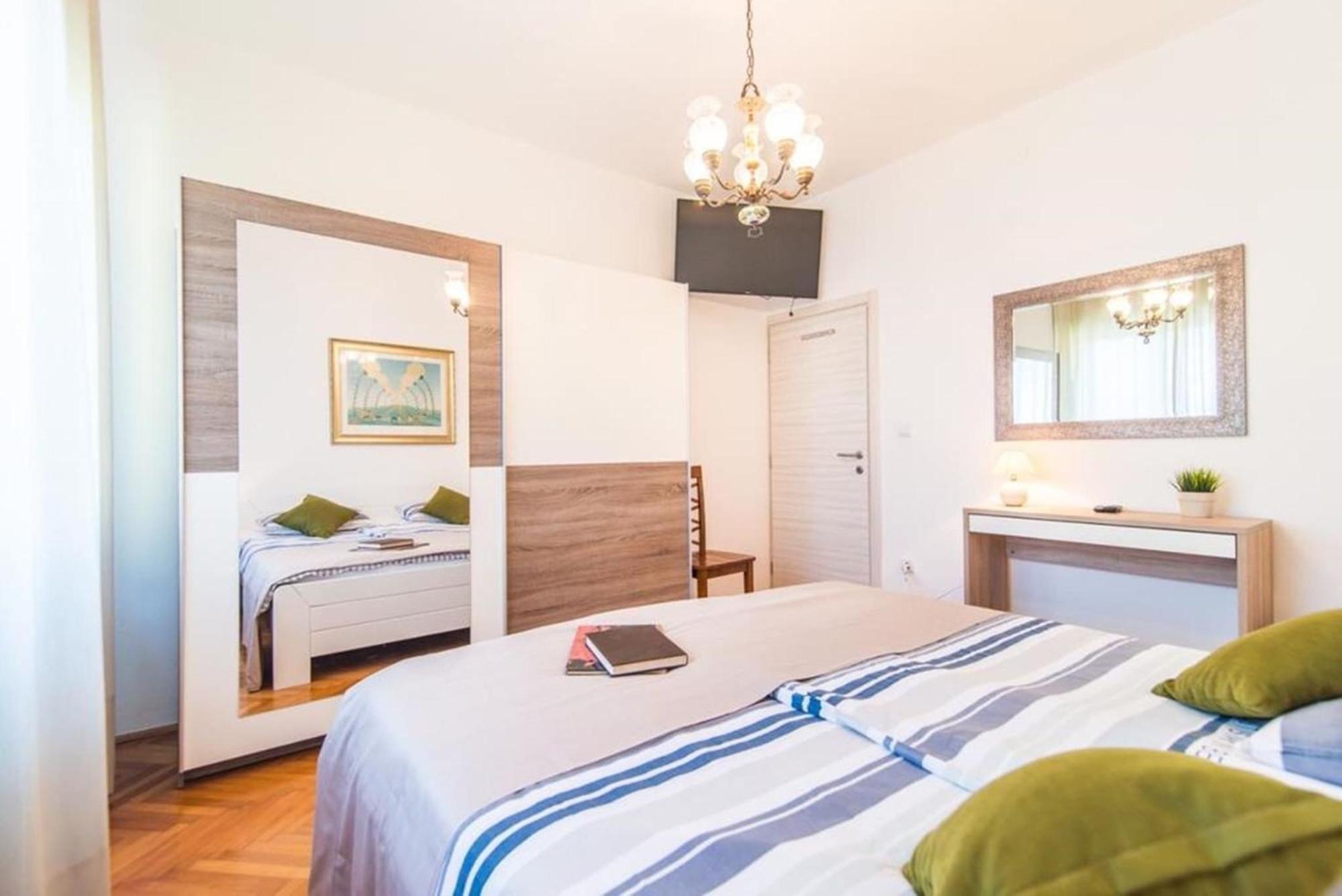 Villa Amalija - Apartment Amy เมดูลิน ภายนอก รูปภาพ